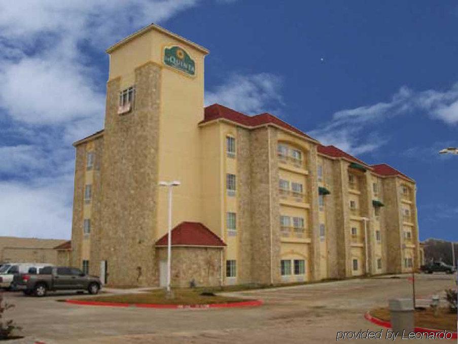 فندق مانسفيلدفي  لا كوينتا إن آند سويتس باي ويندام مانزفيلد، تكساس المظهر الخارجي الصورة